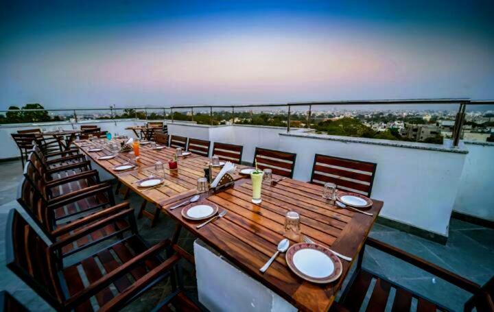 Hotel Wonder Cliff Udaipur Eksteriør billede